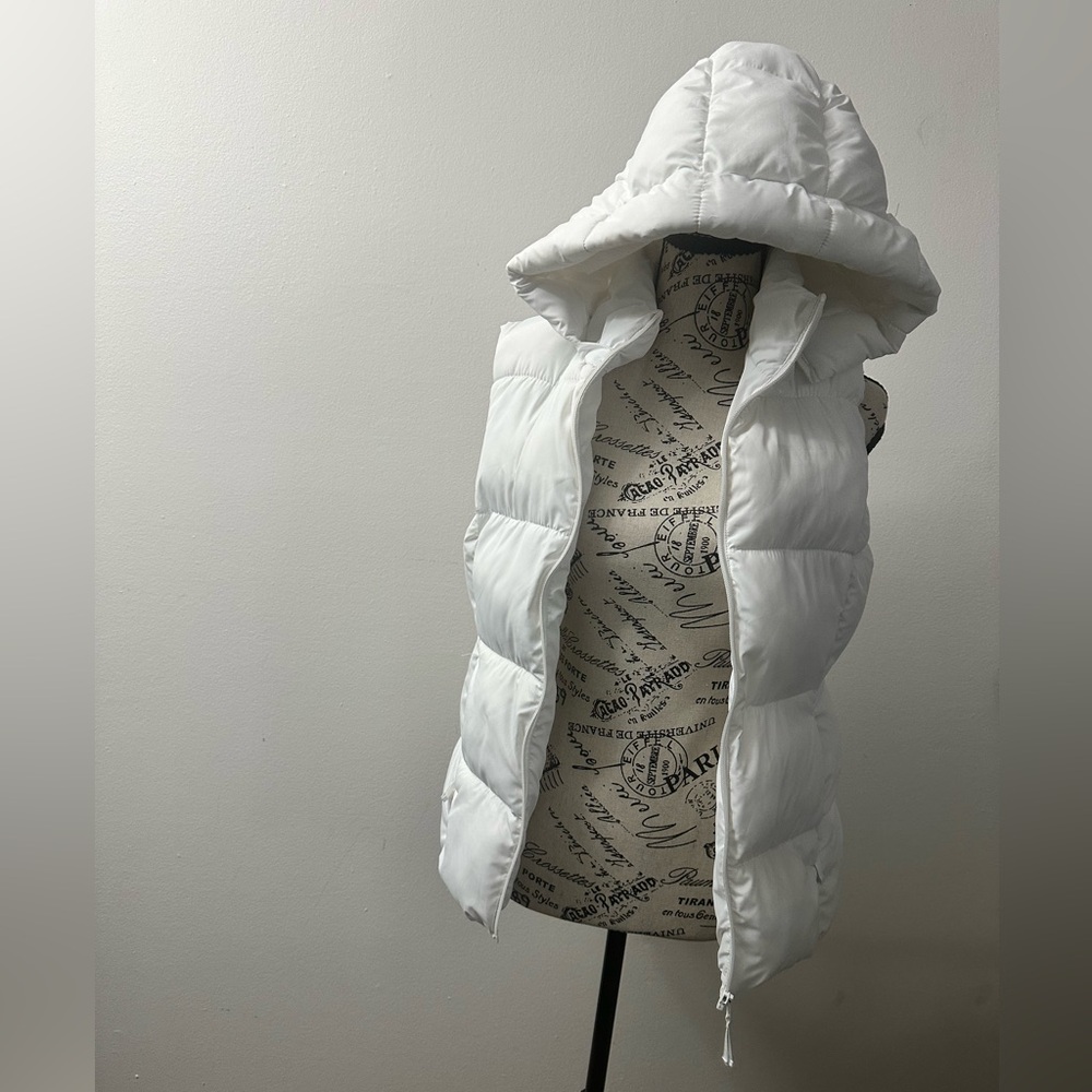 Women’s White Astral II Insulated Vest – Size 6 🤍❄️ - Picture 1 of 7